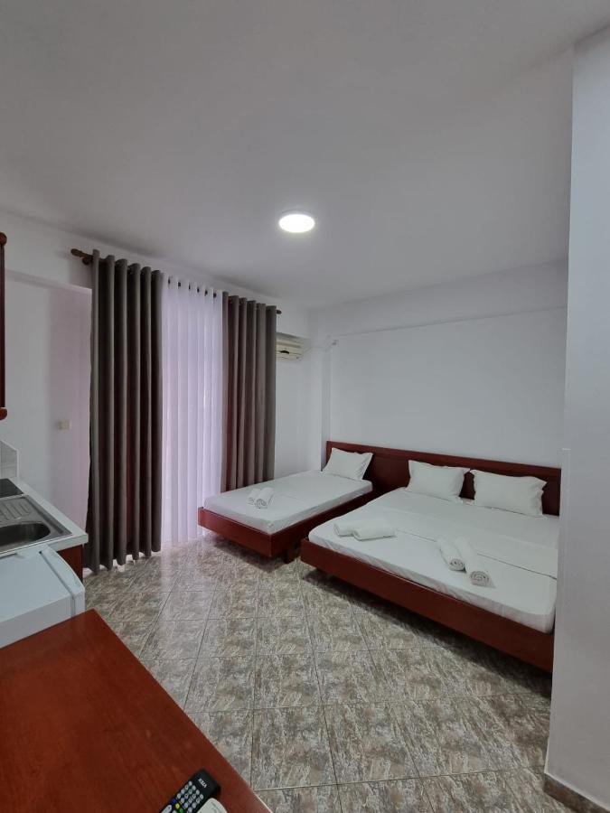 Ideal Apartments & Rooms Sarandë エクステリア 写真