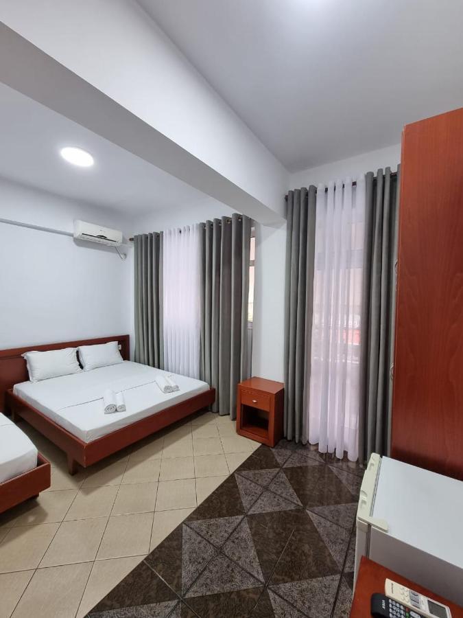 Ideal Apartments & Rooms Sarandë エクステリア 写真
