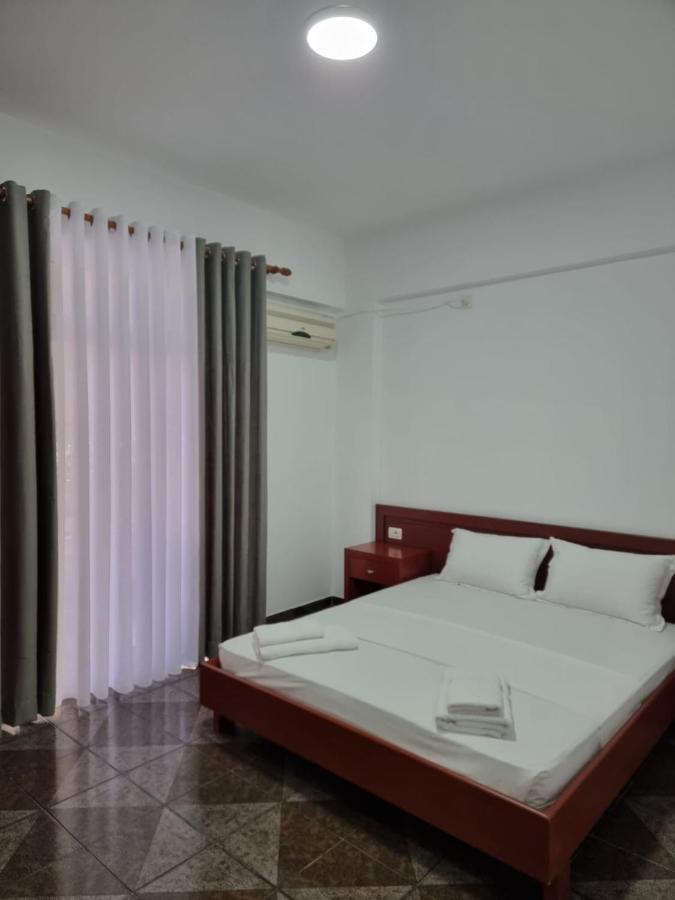 Ideal Apartments & Rooms Sarandë エクステリア 写真