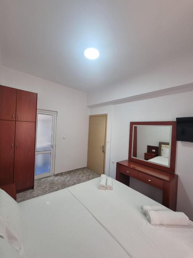 Ideal Apartments & Rooms Sarandë エクステリア 写真