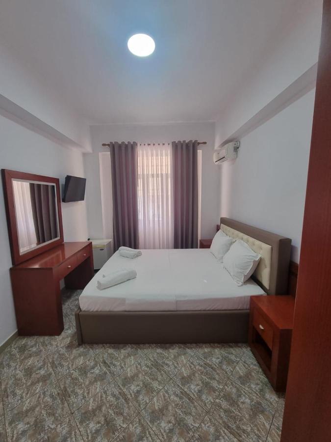 Ideal Apartments & Rooms Sarandë エクステリア 写真