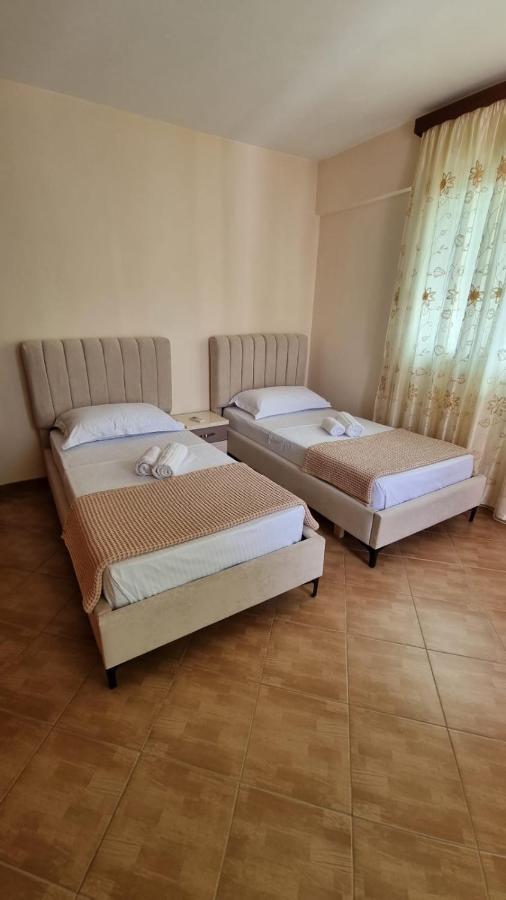 Ideal Apartments & Rooms Sarandë エクステリア 写真