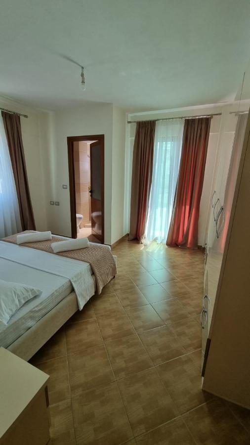 Ideal Apartments & Rooms Sarandë エクステリア 写真