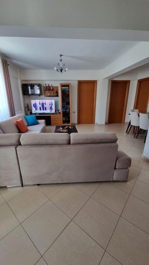 Ideal Apartments & Rooms Sarandë エクステリア 写真
